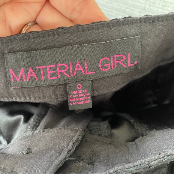 BLACK LACE SHORTS - Picture 4 of 4